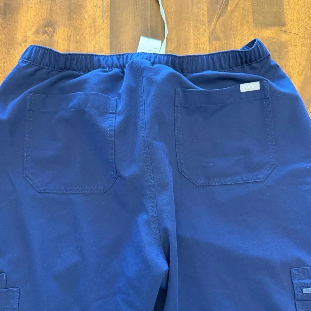 Men’s FIGS Cairo Straight-Leg Scrub Pant Large Navy STYLE#: 1000200R